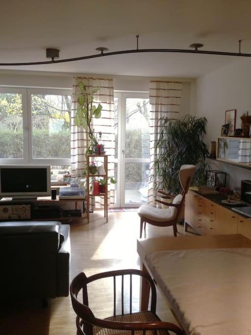 Room In Maisonette With Garden, Parking Place Вена Экстерьер фото