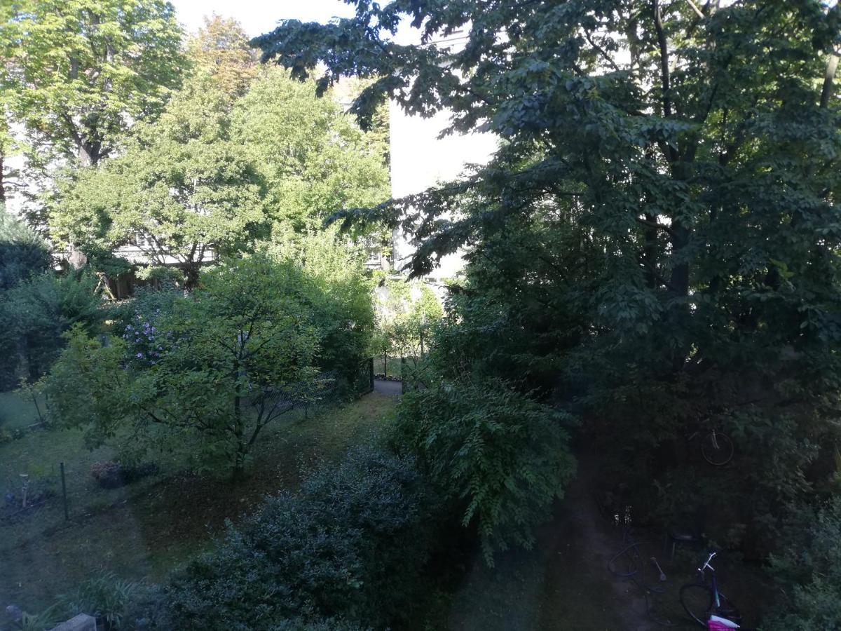 Room In Maisonette With Garden, Parking Place Вена Экстерьер фото