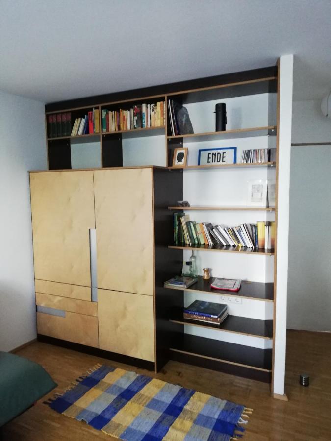 Room In Maisonette With Garden, Parking Place Вена Экстерьер фото