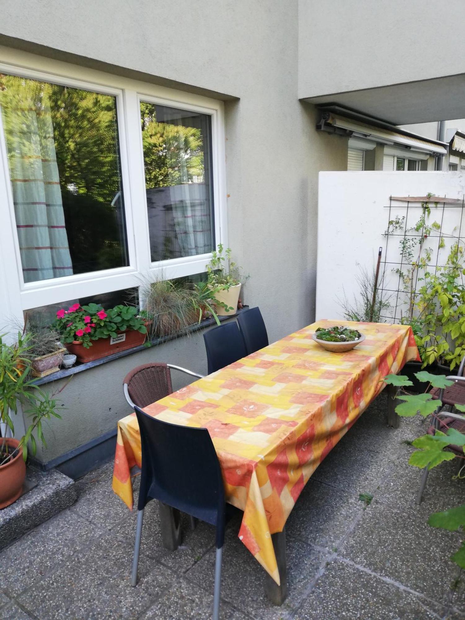 Room In Maisonette With Garden, Parking Place Вена Экстерьер фото